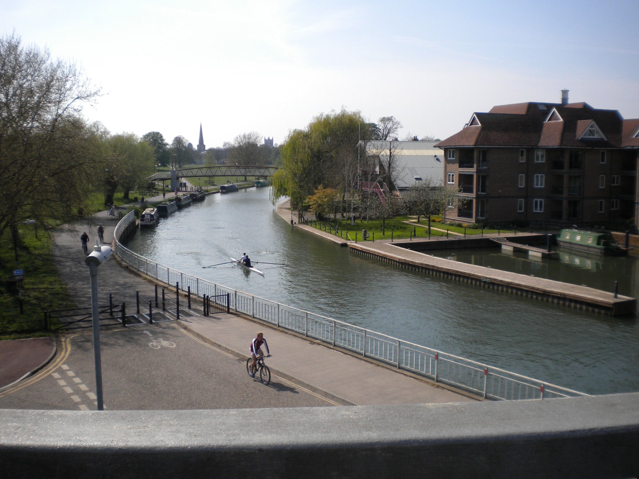 🌳 한여름 공유지 (미드서머 커먼)